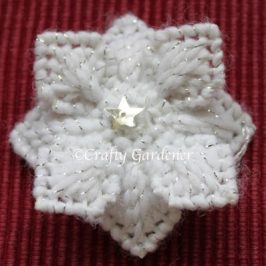 plastic canvas snowflake pattern at craftygardener.ca