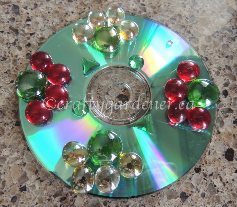 How to make a cd reflector at craftygardener.ca