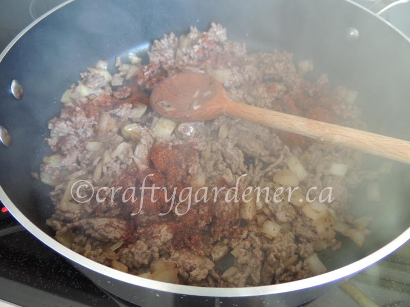 making chili at craftygardener.ca