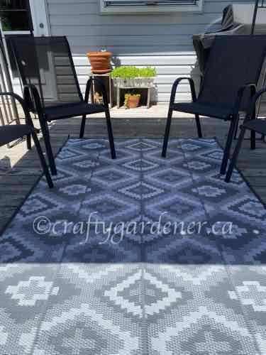 a new deck carpet at craftygardener.ca