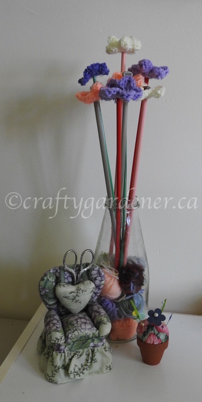 making knitting needle flowers at craftygardener.ca