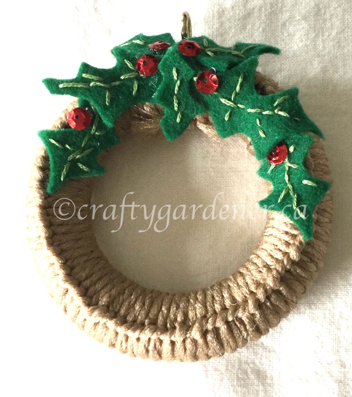 a mini wreath at craftygardener.ca
